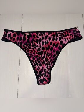 NWT Early 2010 Victoria’s Secret Pink Animal Print Thong Panties Size Large
